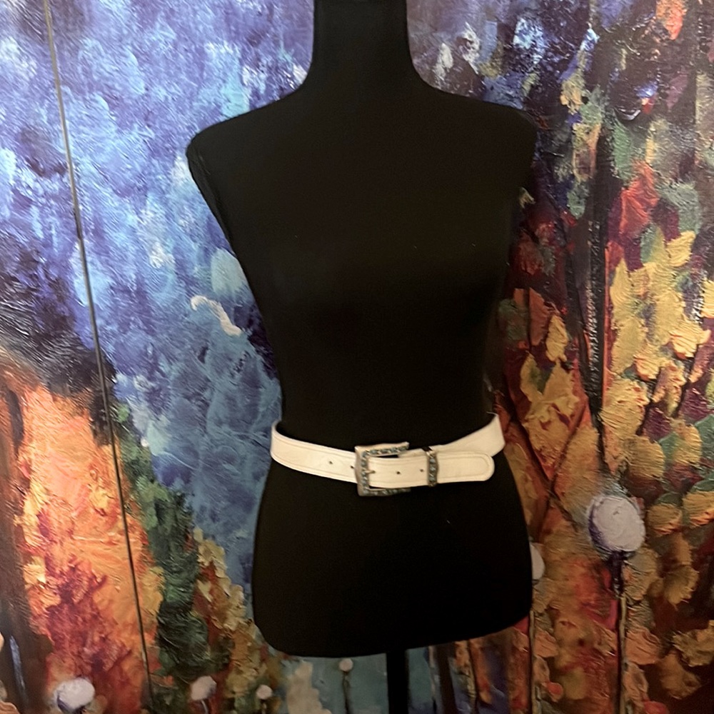 White leather belt with blue stone center piece